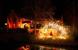 Feuershow auf dem Weihnachtsmarkt Dorenburg bei Grefrath